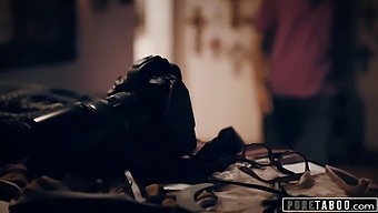 Mezirasové Setkání S Tabu Modelkou: Ponižující Zážitek Demi Sutry S Fotografem