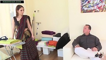 Gospodina Matură Indiană Își Ia Fundul Futut Și Analizat