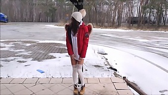 Extreme Sexual Release Of A Lustful Girl Near The Roadside
