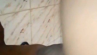 Seorang Wanita Jepang Yang Sudah Menikah Dientot