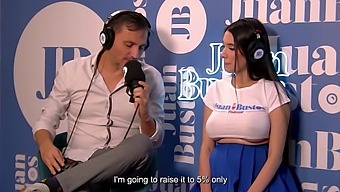 Ambarprada'S Intense Orgasme Op De Seksmachine, Zelfgemaakte Video Met Grote Tieten En Kont