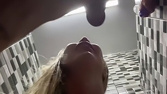 I Went To A Party And Decided To Have Sex With A Mature Woman.