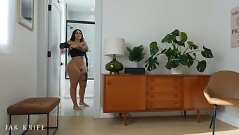 Temen Sekamarku Yang Pantatnya Gede, Roxanne Roselle, Nelen Kontolku Dua Lubang Sekaligus - 10/10